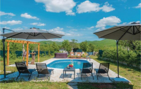 Cozy Home In Unesic With Outdoor Swimming Pool